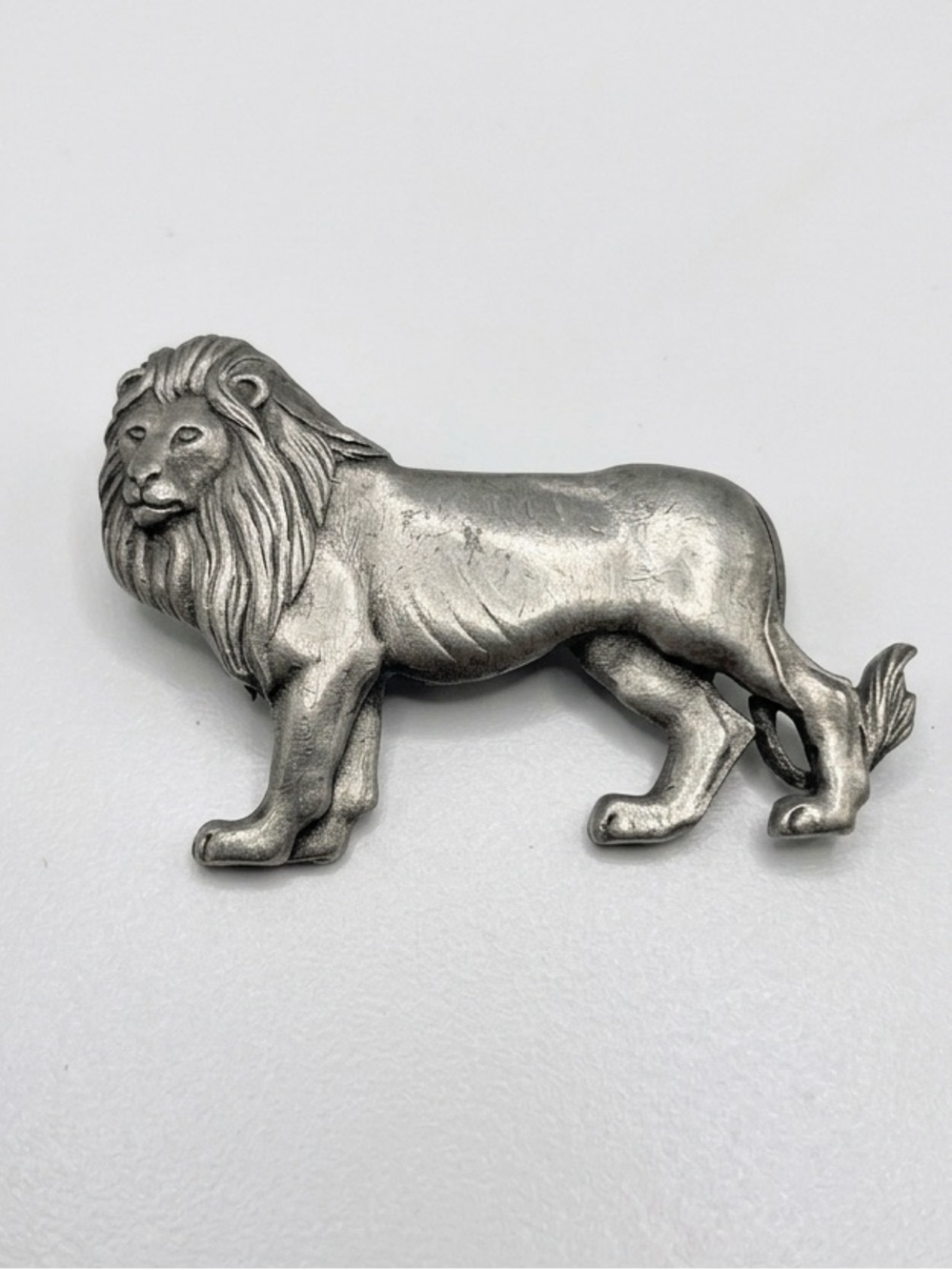 JJ vintage Lion Figurine Brooch
